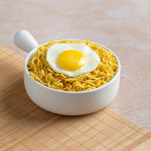 Hot Maggi Noodles with Egg